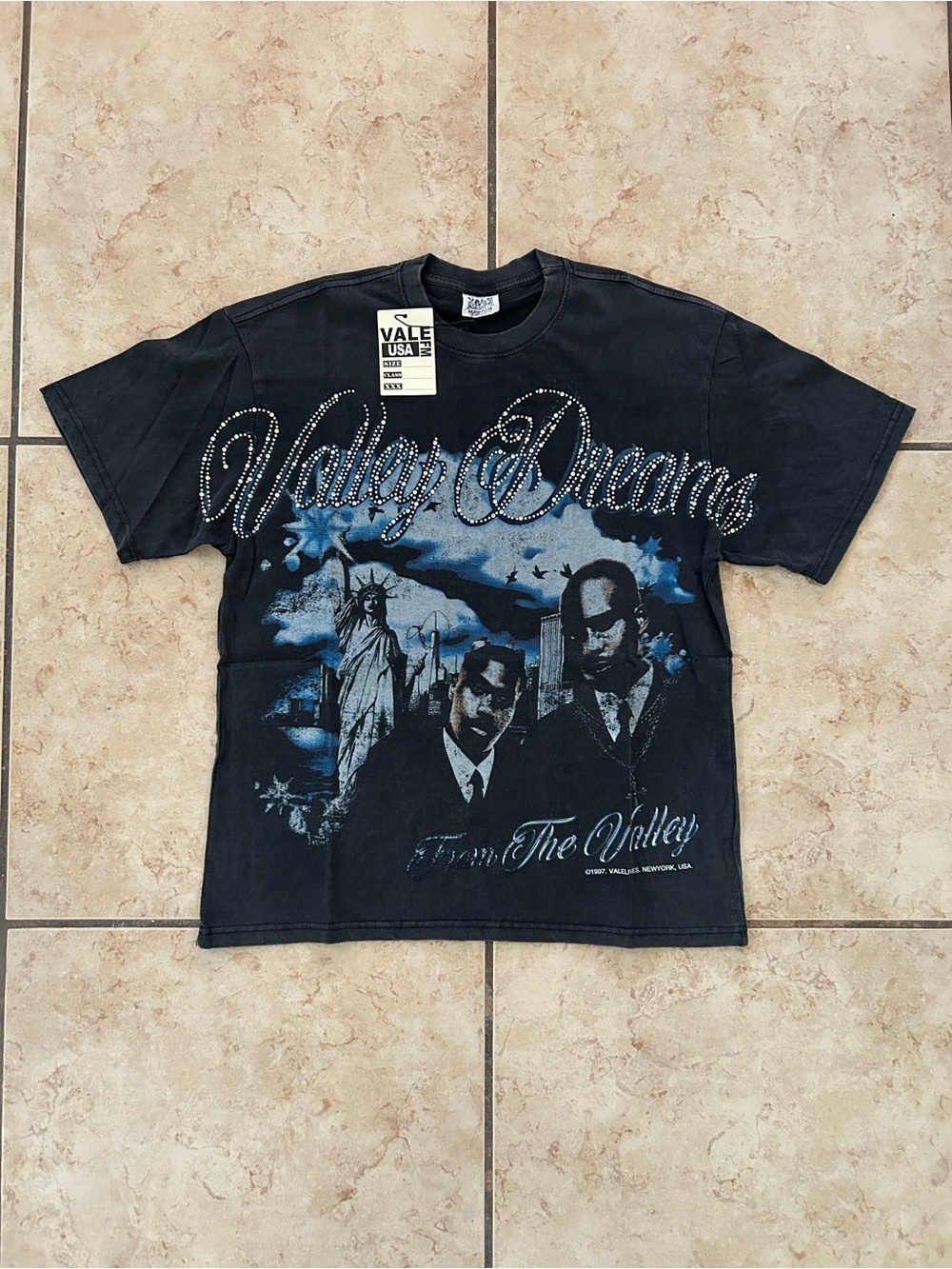 Black Graphic New york Valley dreams tee